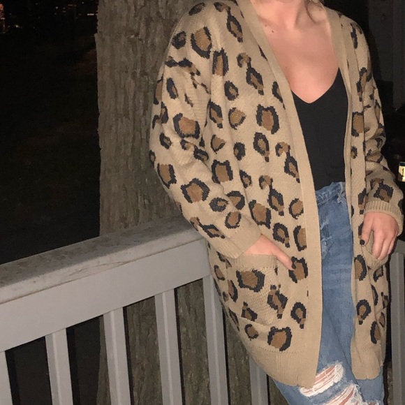 Cheetah Print Cardigan (size M) - Picture 2 of 2